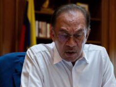 Kapal minyak yang terkandas di Selat Hormuz kini sedang dipantau dengan teliti oleh kerajaan. Perdana Menteri Anwar Ibrahim menekankan kepentingan keselamatan dan kestabilan di kawasan tersebut bagi memastikan tidak berlaku sebarang insiden yang boleh menjejaskan pasaran minyak global. Langkah ini diambil bagi menghadapi situasi yang berpotensi memberi impak besar terhadap ekonomi negara dan perdagangan antarabangsa.