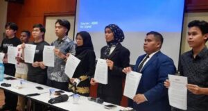 Tujuh individu yang didakwa terkesan akibat radiasi di Pusat Perubatan Universiti Malaya (PPUM) telah menarik perhatian peguam yang mencadangkan supaya prosedur keselamatan diteliti semula. Mereka mendakwa berisiko tinggi untuk menghidap kanser akibat pendedahan itu. Proses pengendalian dan pemantauan terhadap radiasi perlu ditingkatkan bagi melindungi pesakit dan kakitangan. Peguam berpendapat bahawa langkah-langkah keselamatan yang lebih ketat wajib dilaksanakan untuk mencegah insiden serupa pada masa akan datang, dan ia penting agar isu ini tidak diabaikan demi keselamatan awam.