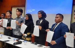 Tujuh individu yang didakwa terkesan akibat radiasi di Pusat Perubatan Universiti Malaya (PPUM) telah menarik perhatian peguam yang mencadangkan supaya prosedur keselamatan diteliti semula. Mereka mendakwa berisiko tinggi untuk menghidap kanser akibat pendedahan itu. Proses pengendalian dan pemantauan terhadap radiasi perlu ditingkatkan bagi melindungi pesakit dan kakitangan. Peguam berpendapat bahawa langkah-langkah keselamatan yang lebih ketat wajib dilaksanakan untuk mencegah insiden serupa pada masa akan datang, dan ia penting agar isu ini tidak diabaikan demi keselamatan awam.