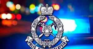 Lelaki bersenjata dengan pencincang ditahan selepas mengamuk.