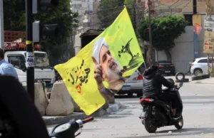 Hezbollah mendesak Lebanon untuk mengusir duta besar AS setelah komen yang dibuat.