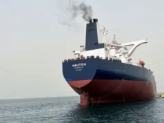 Tankern minyak dirampas di pantai Yaman, menuju perairan Somalia.