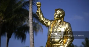Patung Trump di Miami adalah simbol penghormatan, bukan penyembahan.