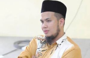 Ebit Lew, seorang penceramah terkenal, telah diperintahkan untuk membela diri dalam perbicaraan yang berkaitan dengan tuduhan tertentu. Perbicaraan tersebut dijadualkan untuk bersambung pada bulan Oktober. Dalam perkembangan kes ini, peguam yang mewakili Ebit Lew memberikan argumentasi bahawa terdapat bukti yang boleh menyokong pembelaan klien mereka. Kes ini menarik perhatian masyarakat, dengan pelbagai reaksi serta spekulasi mengenai kesan terhadap reputasi beliau. Keterlibatan Ebit Lew dalam aktiviti perniagaan dan kemanusiaan juga akan menjadi isu yang dibincangkan semasa perbicaraan kelak.