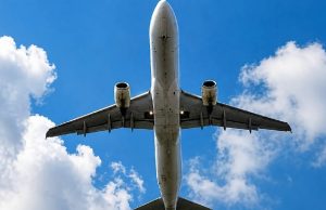 Jemaah Haji memberikan pujian kepada kecekapan juruterbang MH8110 setelah mengalami detik cemas ketika pesawat hampir terjunam di ruang udara Oman. Para penumpang yang berada dalam penerbangan tersebut berkongsi pengalaman menegangkan yang mereka lalui, di mana juruterbang berjaya mengekalkan kawalan pesawat dalam situasi yang kritikal. Kesungguhan dan kebolehan juruterbang dalam mengatasi cabaran ini telah memberikan ketenangan kepada semua yang berada di dalam pesawat, memastikan keselamatan mereka terjamin. Pengalaman tersebut menjadi satu kisah yang tidak akan dilupakan oleh jemaah haji yang berani menghadapi situasi cemas ini.