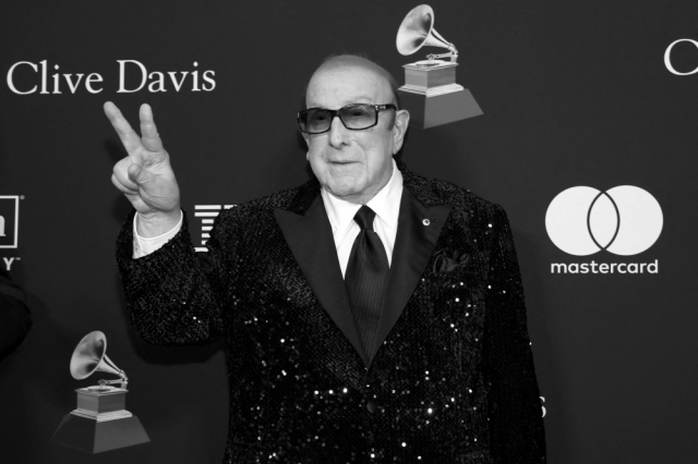 Clive-Davis-Tokoh-Musik-di-Sebalik-Whitney-Springsteen-dan-Dylan.jpg
