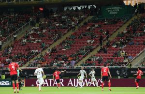 Deretan tempat duduk kosong di perlawanan Piala Dunia timbulkan semakan semula terhadap harga tiket Fifa