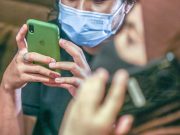 Kajian Baharu: Penggunaan Telefon Pintar Punca Penurunan Kadar Kelahiran Global