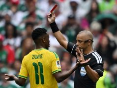 Mexico tundukkan Afrika Selatan 2-0 dalam pembukaan hangat Piala Dunia, tiga pemain diarah keluar padang