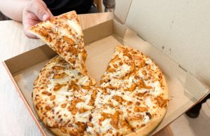Pertarungan untuk wang pizza makanan segera anda: Pendatang baharu Little Caesars Pizza membuat penampilan kukuh di Damansara Utama