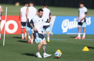 Piala Dunia Keenam Menanti: Scaloni Katakan ‘Seluruh Dunia Menunggu’ Kembalinya Messi Selepas Cemas Tertusuk Injuries