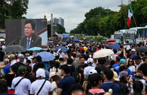 Protes kilat oleh sekte berpengaruh sokong sekutu Duterte ganggu pelbagai kawasan di Manila