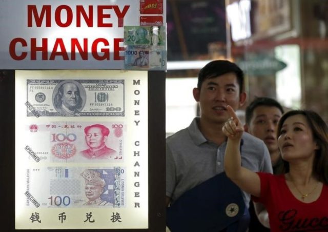 Ringgit-Malaysia-jatuh-kepada-413-berbanding-dolar-ketika-Fed-AS.JPG