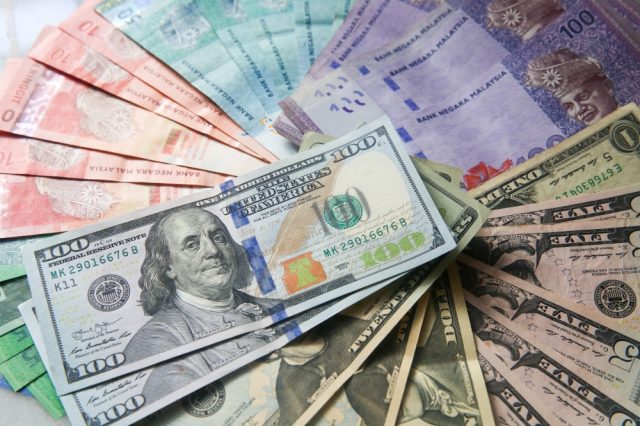 Ringgit-kekal-stabil-pada-41450-menjelang-laporan-inflasi-AS-yang.jpg