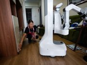 Robot pembersih berkuasa AI kini membersihkan rumah di China