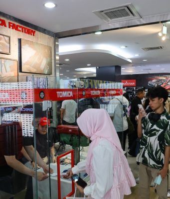 Tomica Buka Sudut Kilang Rasmi di Suria KLCC Selepas Debut Kedai di Kuala Lumpur