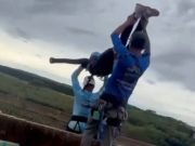 Wanita 21 tahun maut selepas jurulatih bungee lemparkan dia dari jambatan 40m di Brazil tanpa sambungan tali keselamatan (VIDEO)