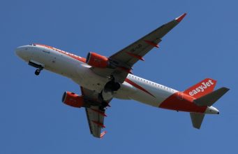 Apollo kemuka tawaran US$7.7 bilion untuk ambil alih EasyJet, picu perebutan kawalan