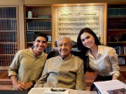 Bella Astillah terharu bertemu Dr Mahathir dan Dr Siti Hasmah