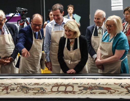 British Museum pamerkan bahagian Bayeux Tapestry selepas ‘perjalanan titanik’ ke London