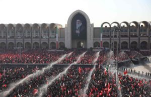 Doa untuk Khamenei pada hari kedua upacara pengebumian di Iran
