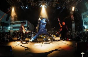 Hujan: Perjalanan 20 Tahun Band Indie Malaysia Ubah Musuh Jadi Rakan