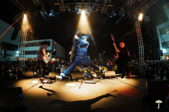Hujan-Perjalanan-20-Tahun-Band-Indie-Malaysia-Ubah-Musuh-Jadi.jpg