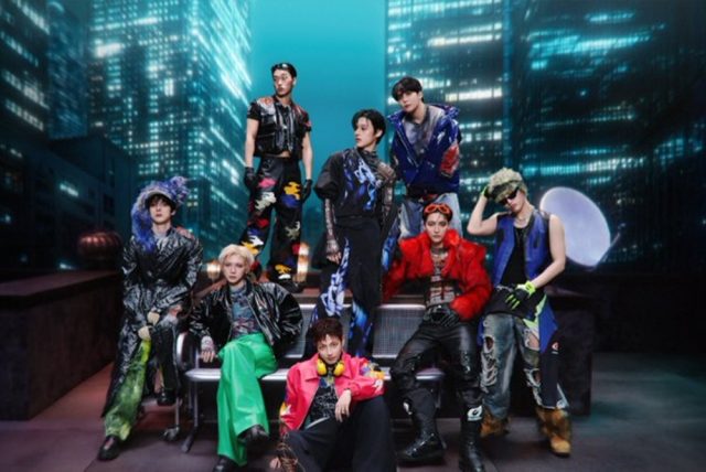 Kumpulan-K-pop-Ateez-Kembali-Teratas-Billboard-200-Dengan-Rekod-Jualan.jpg