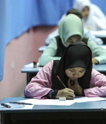 Kumpulan pertama murid Tahun 4 bersedia untuk ujian Matriks Pembelajaran baharu di Malaysia bulan Oktober ini
