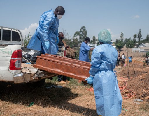 Mayat dicuri, pusat kesihatan dibakar susulan wabak Ebola meragut 438 nyawa di Kisangani