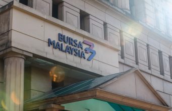 Maybank dan Tenaga naik, Public Bank dan CIMB merosot dalam dagangan awal