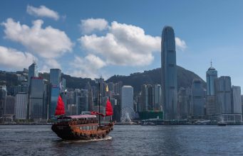 Pelabur China Beralih Ke Hong Kong Susulan Peningkatan Peraturan Dagangan Saham Luar Negara Beijing