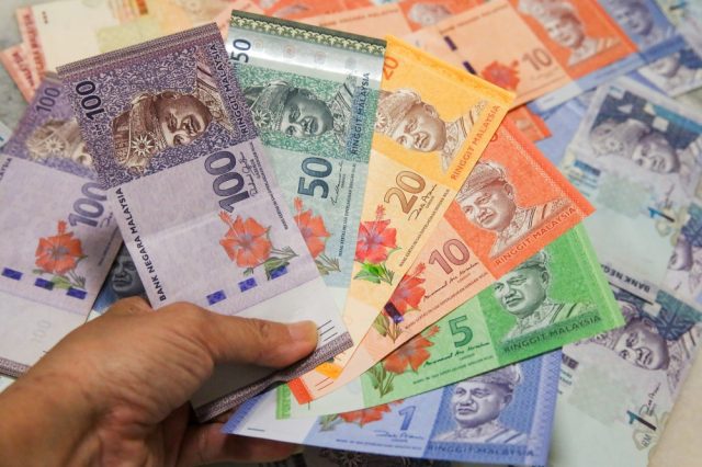 Ringgit-meningkat-berbanding-dolar-susulan-penurunan-keyakinan-pengguna-AS.jpg