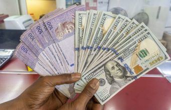 Ringgit merosot apabila pelabur kembali memilih dolar AS