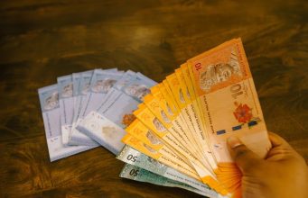 Ringgit merosot berbanding dolar AS ekoran ketegangan di Timur Tengah