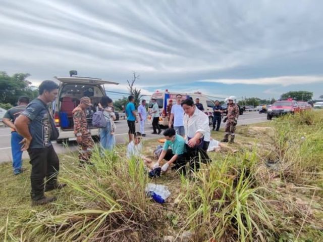 Sembilan-pelancong-China-cedera-dalam-kemalangan-kepala-hadapan-libatkan-van-pelancong.jpg