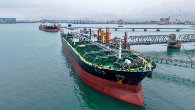 Serangan-baharu-AS-Iran-kebakaran-kapal-di-Selat-Hormuz-pacu-harga.jpg