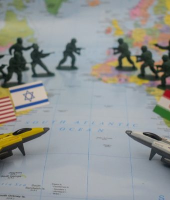 Trump kata Roket AS sedia, ancam pemusnahan Iran jika cuba bunuh saya