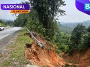 Heading to Kelantan? JKR warns motorists to take care on cracked stretch of Gua Musang road near Yayasan Albarakah