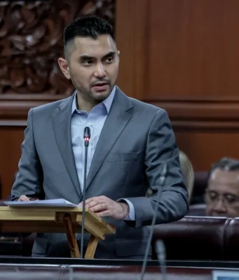 Majikan Cuba Main ‘Trik’ Turunkan Syarat Jawatan Elak Bayar Gaji RM2,500 Bakal Dikenakan Tindakan